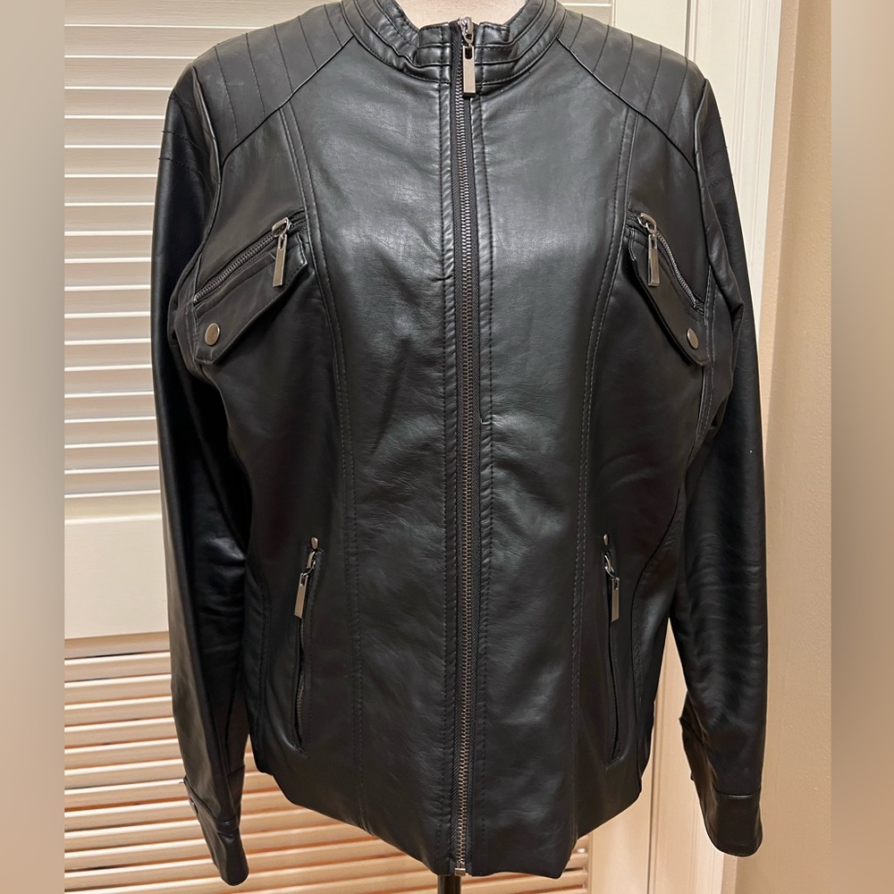 Apt 9 Faux Leather Moto Jacket in Black, Size Large, EUC - Picture 16 of 17